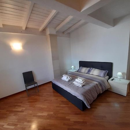Dimora Emilia Apartment Lecce Bagian luar foto