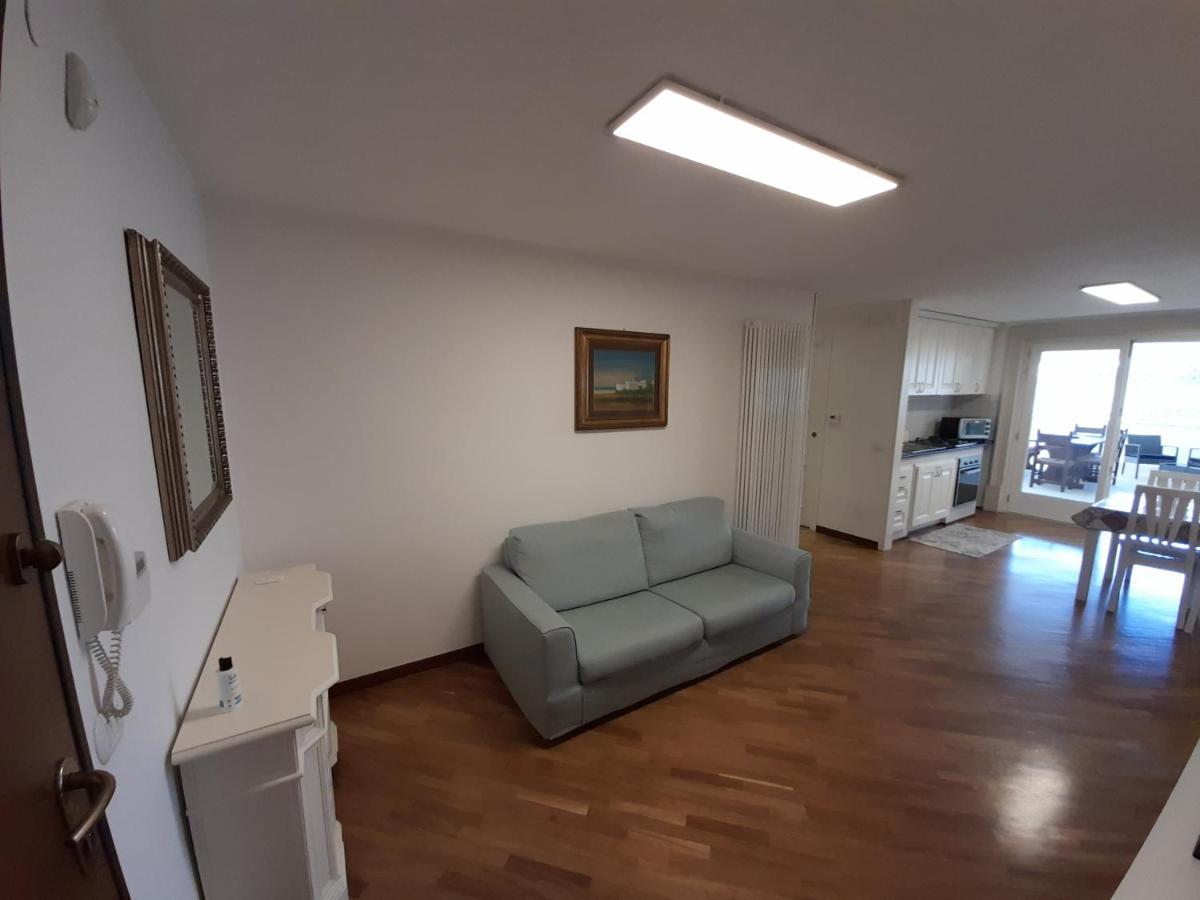 Dimora Emilia Apartment Lecce Bagian luar foto