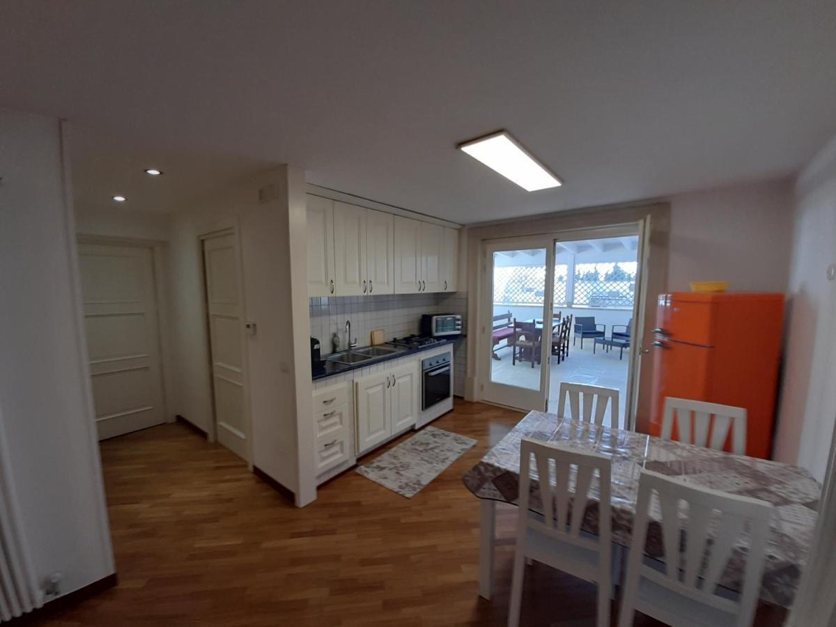 Dimora Emilia Apartment Lecce Bagian luar foto