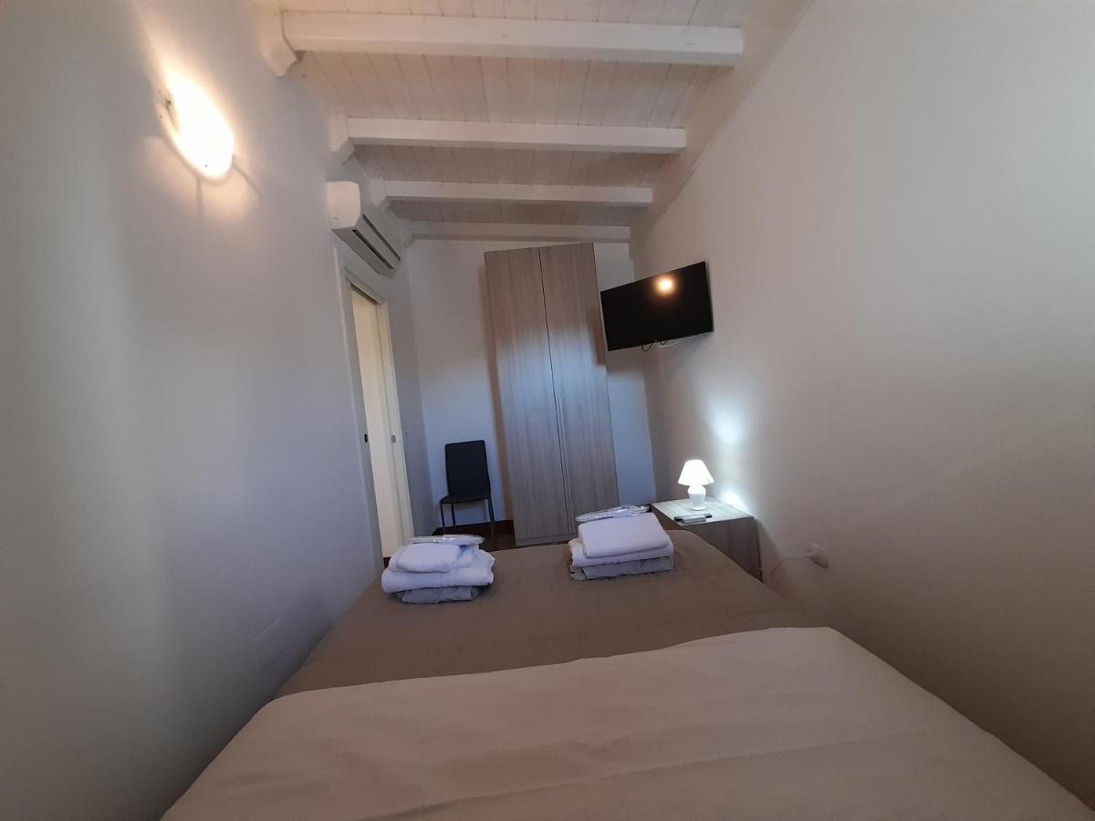 Dimora Emilia Apartment Lecce Bagian luar foto
