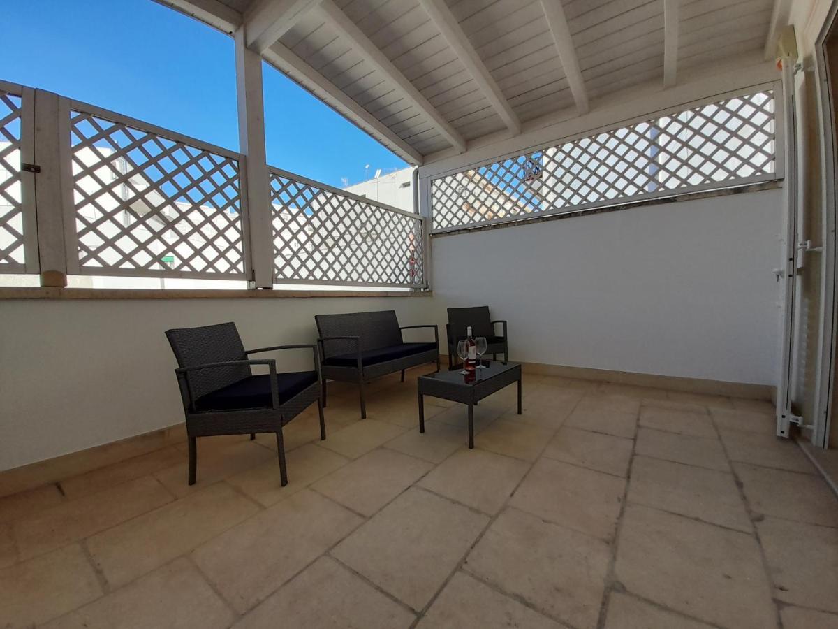 Dimora Emilia Apartment Lecce Bagian luar foto