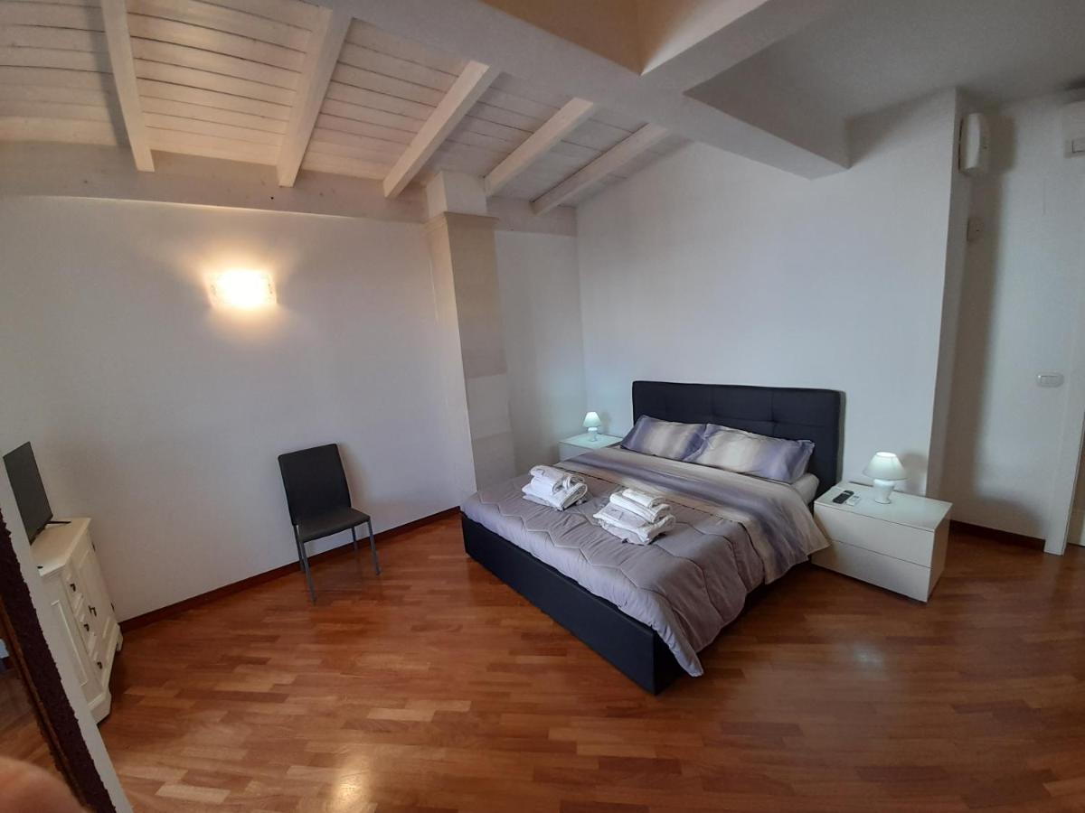 Dimora Emilia Apartment Lecce Bagian luar foto
