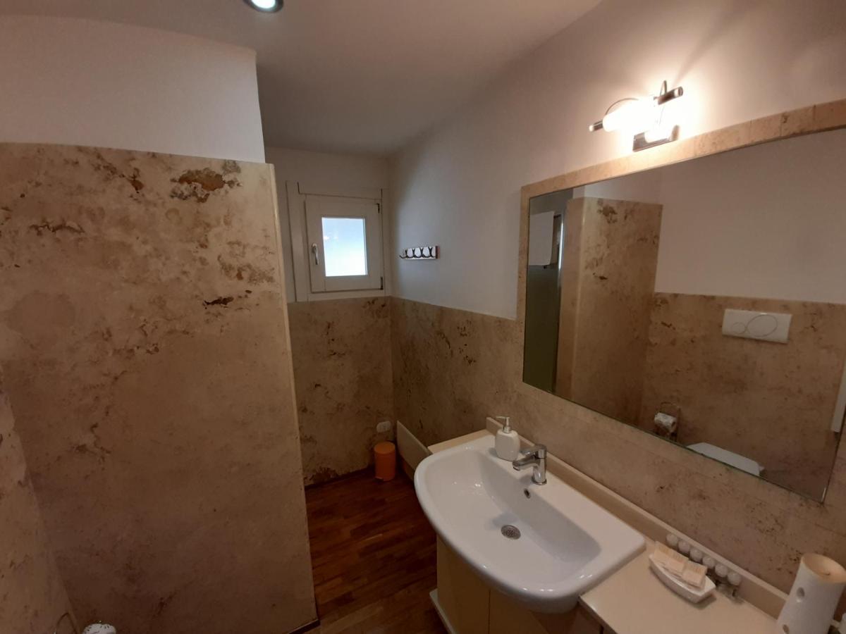 Dimora Emilia Apartment Lecce Bagian luar foto