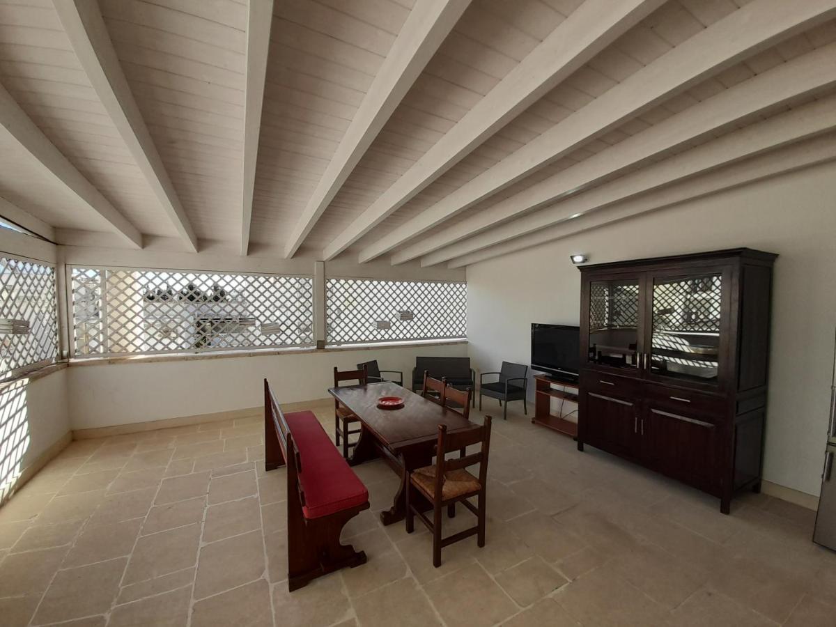 Dimora Emilia Apartment Lecce Bagian luar foto