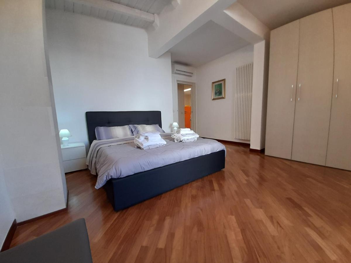 Dimora Emilia Apartment Lecce Bagian luar foto
